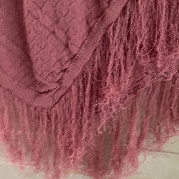 Rose cowl neck poncho - Picture 5 of 5